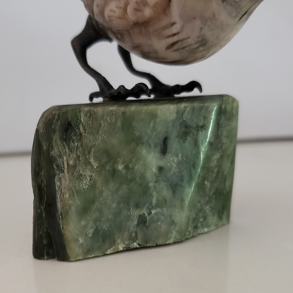 Carved Bird Sculpture W/ Garnet Eyes, Vintage Marble - Picture 7 of 14